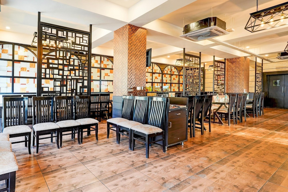 Premium Stays Near Phoenix Mall