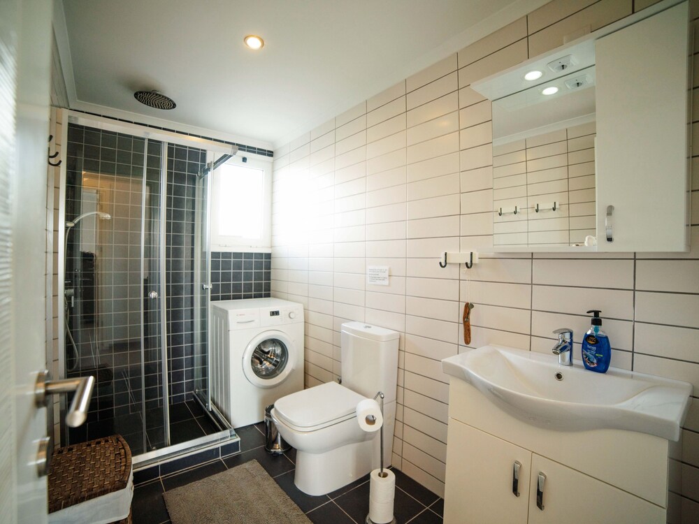 Sunny and Family Friendly Apartment Directly at the Pool