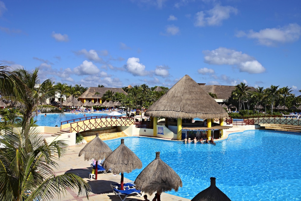 Bahia Principe Vacation Rentals - Four-Bedroom House