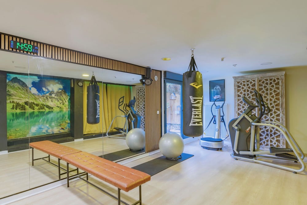 Paris Garden River residence