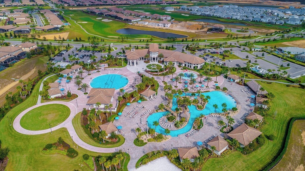 Orlandoasis by Avantstay 8bdr, Pool, Movie Theater, Game Room, Resort Access - Image 2