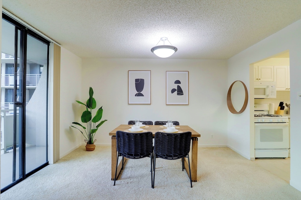 Close to Airport in Crystal City