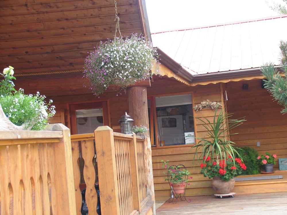 Blue Grouse Country Inn Bed & Breakfast