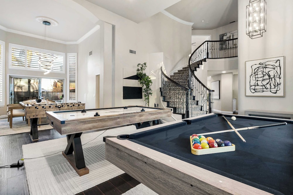 Luxury Pool Home w Theater Games & Mountain View