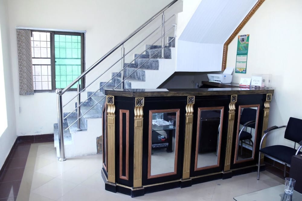EXECUTIVE PALACE HOTEL LAHORE