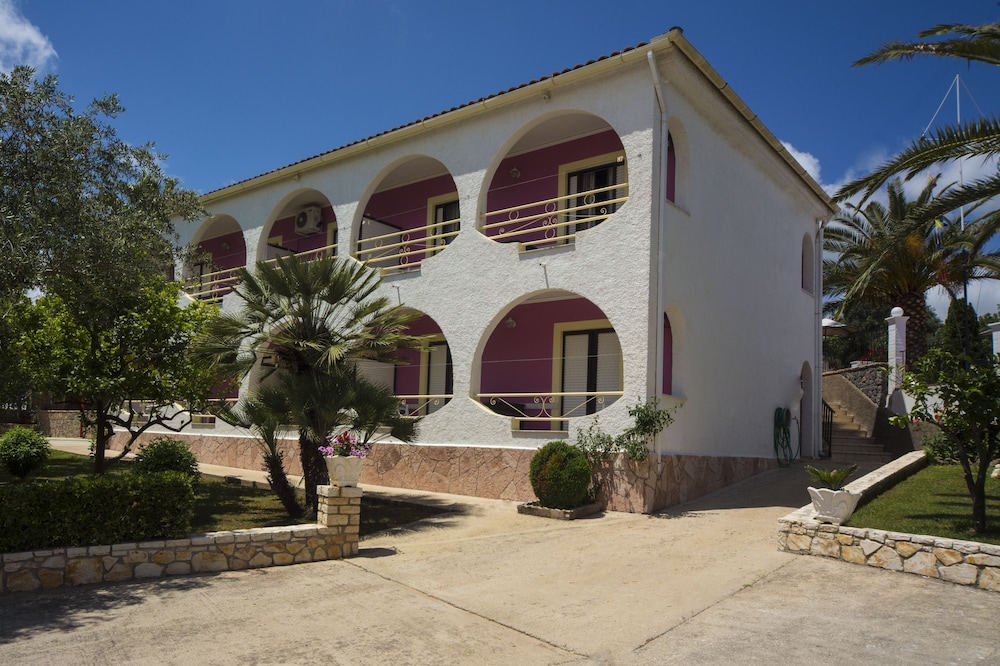 Mathraki Resort