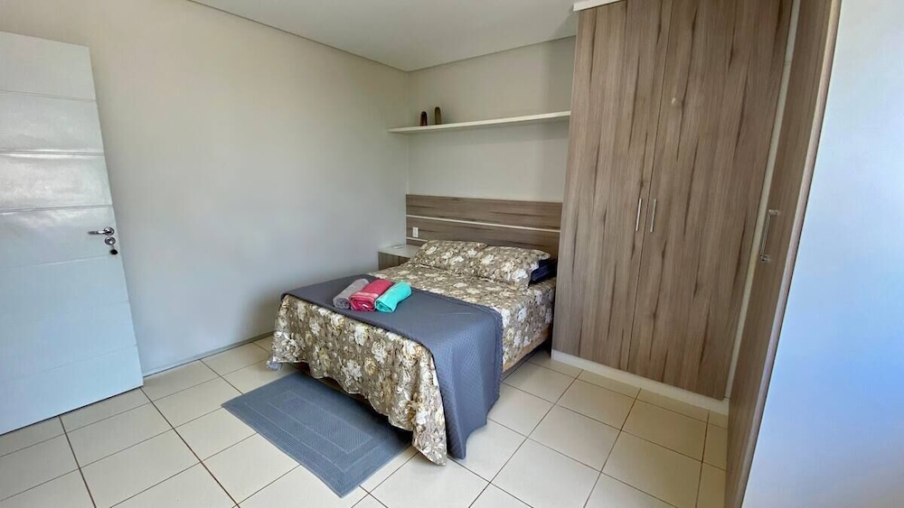 Casa com Piscina - Quartos Privativos