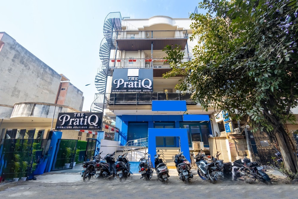 The PratiQ Signature Boutique Hotel
