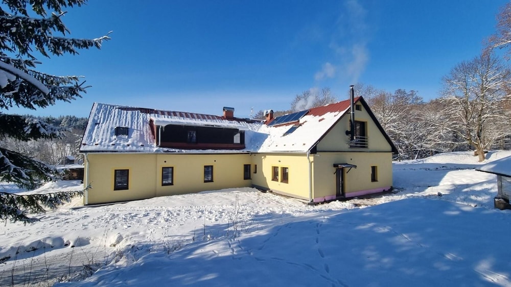 Luxe Villa in Bernartice Kkh045