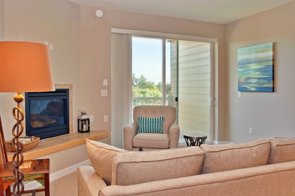 Outlook Condos at Oyhut Bay Resort