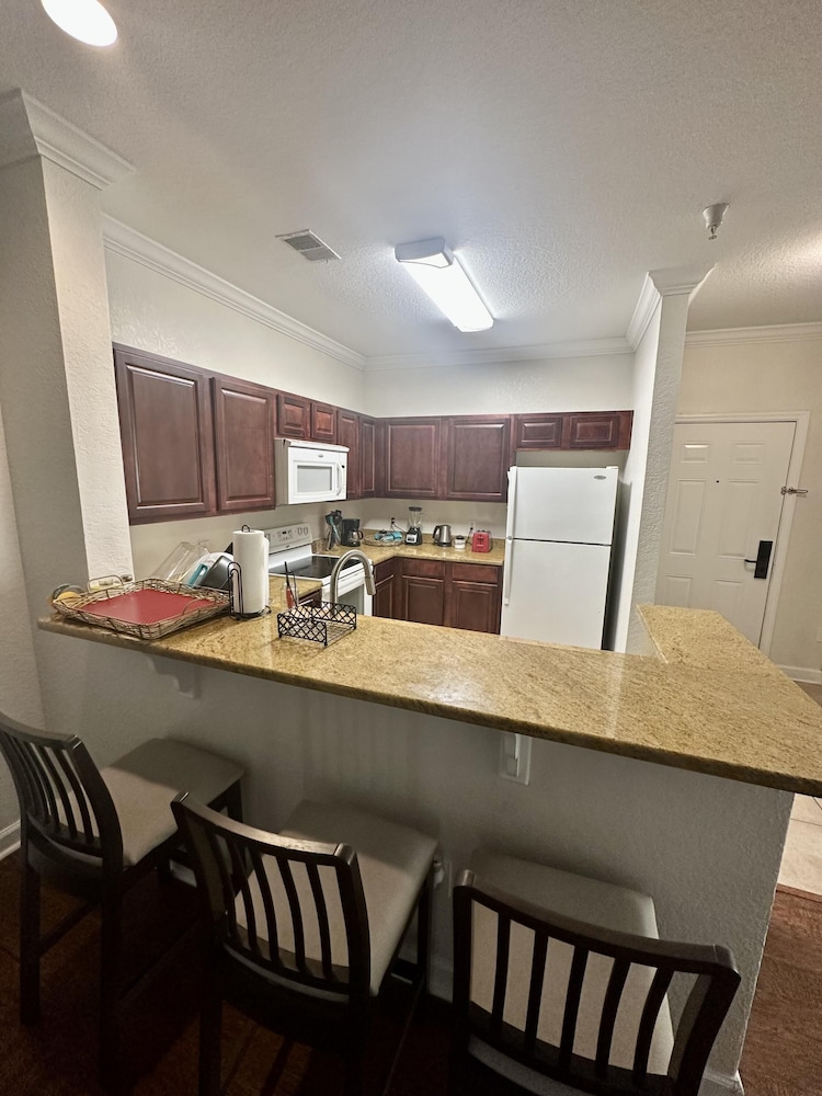 Grand 3BR Luxury Condo Resort Style Near Disney