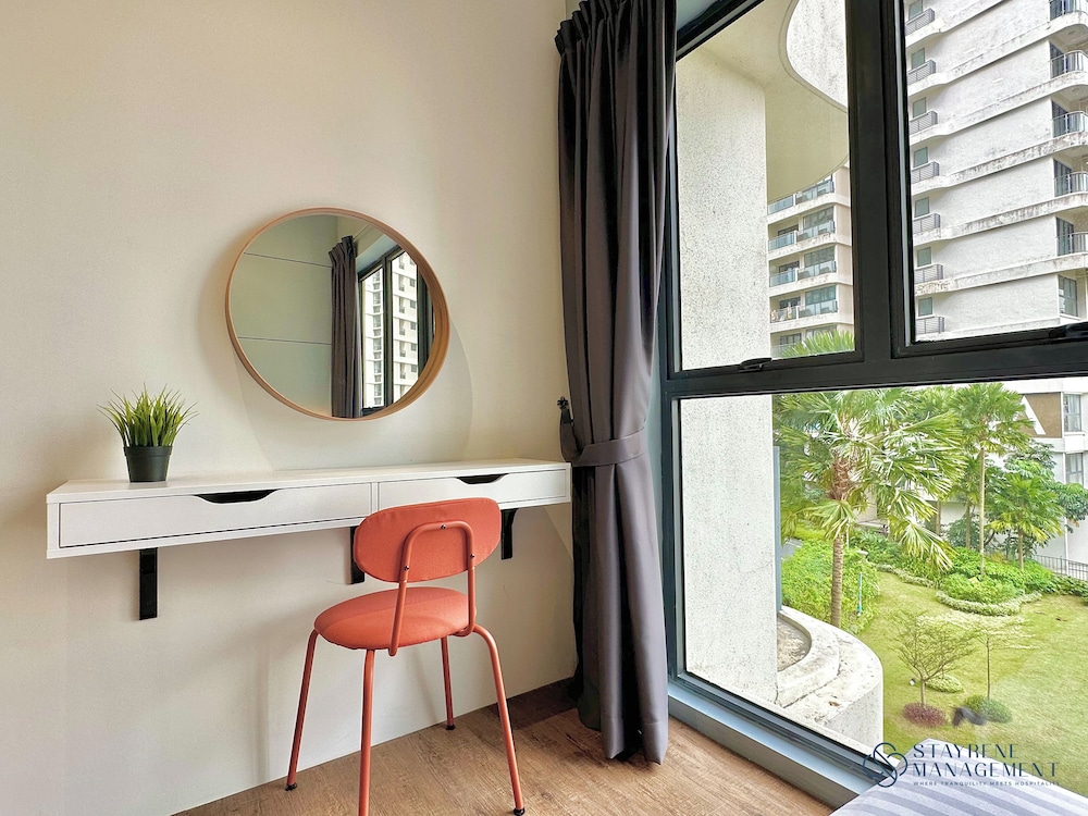 Country Garden Danga Bay Sea View Homestay by Stayrene