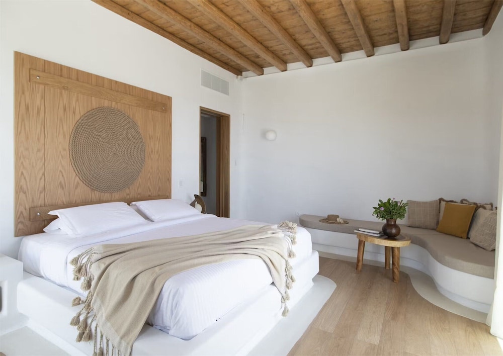 Serene Villa With Terrace and Views
