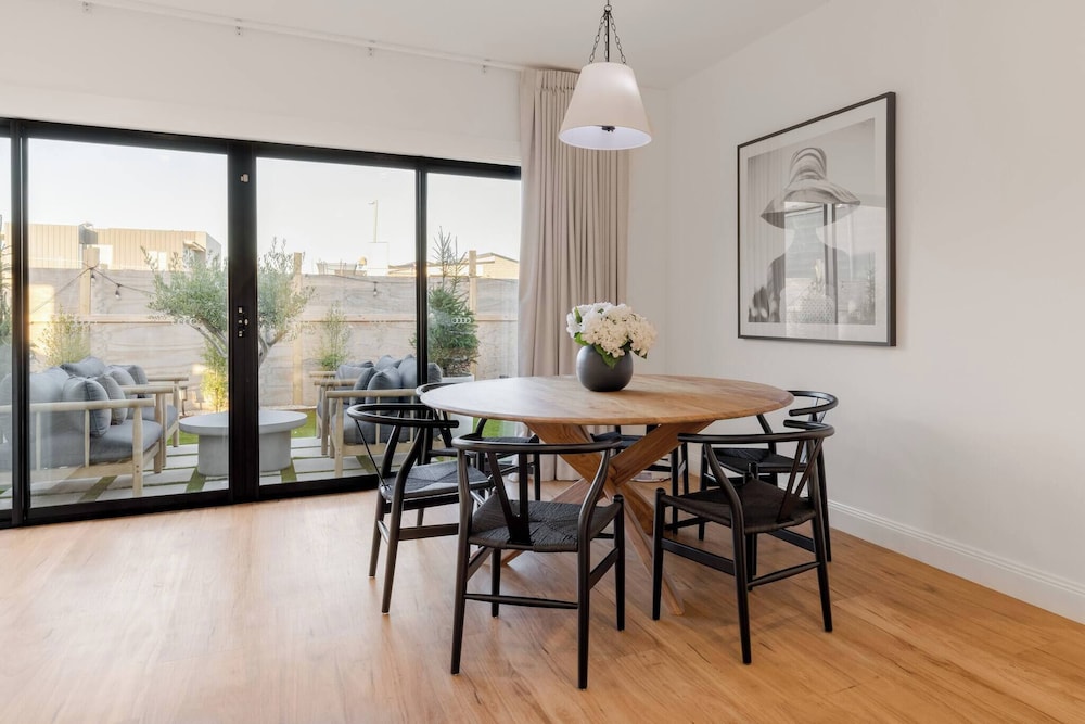1 Beach House - Award-winning Luxury Smart Home