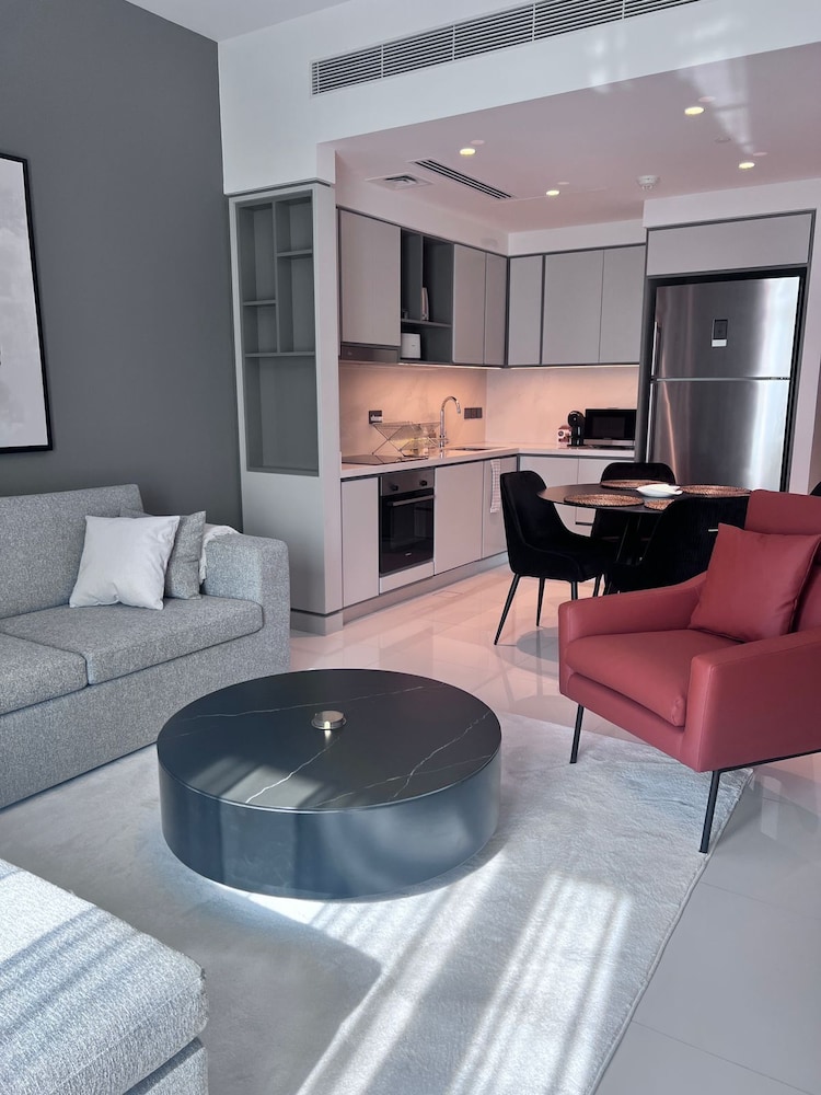2 Bedroom Flat Beachfront Palm Jumeirah
