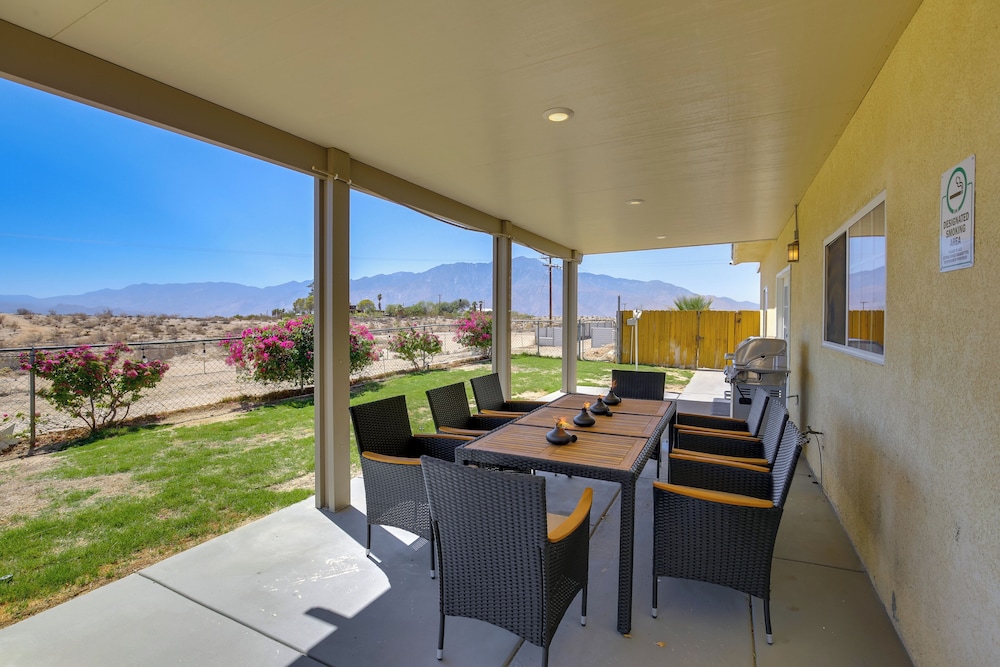 Desert Escape: 360 Mtn Views & Saltwater Pool/spa