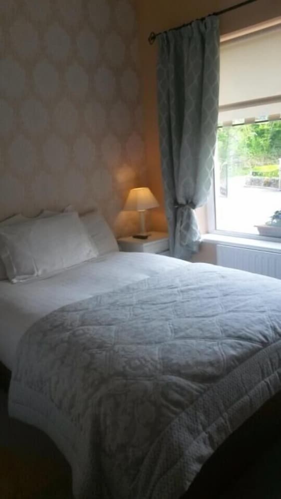 Perrymount Country Home Bed & Breakfast