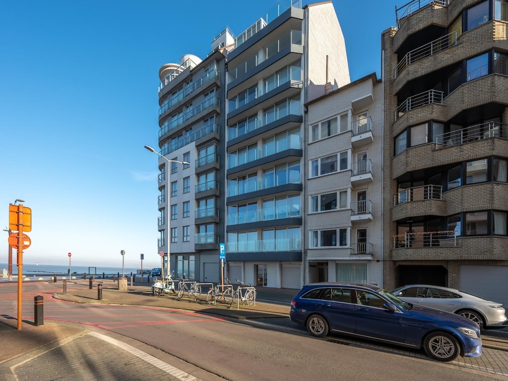 Apartment by the Beach With Stunning Sea View