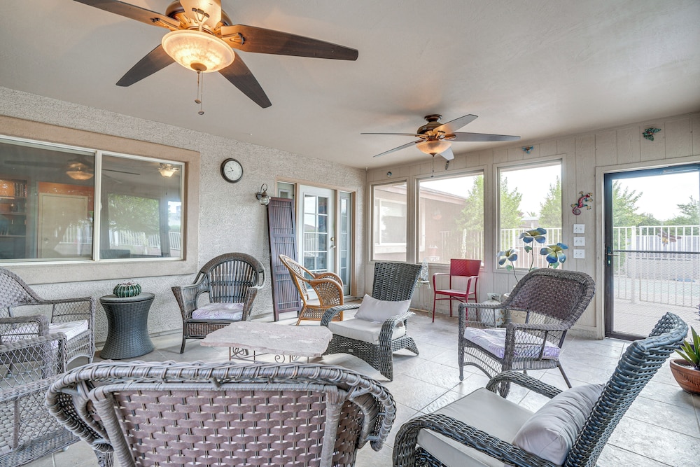 Close to Golf: Sun City Escape w/ Furnished Porch!