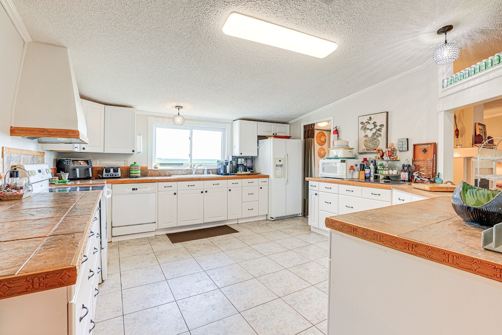 Dreamy Home on Lake Istokpoga w/ Dock + Views! view 3