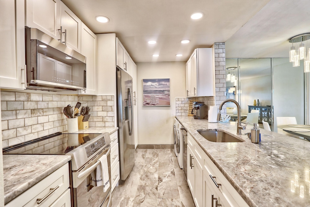 Land's End 1-206 Bay Front-premier