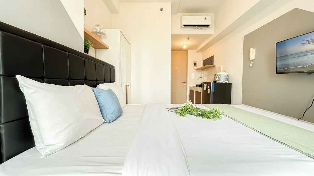 Well Designed Studio At Tokyo Riverside Pik 2 Apartment