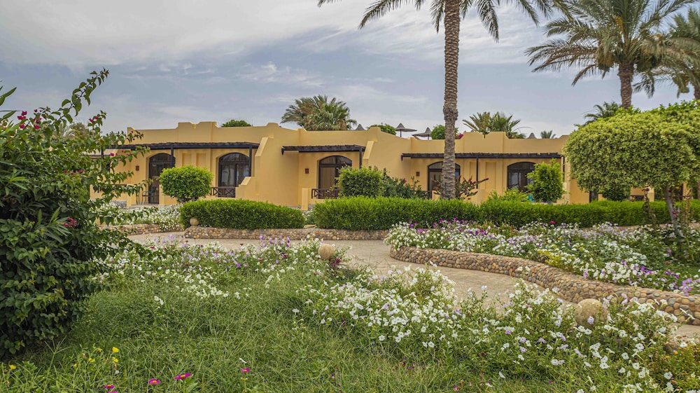 Blend Elphistone Resort