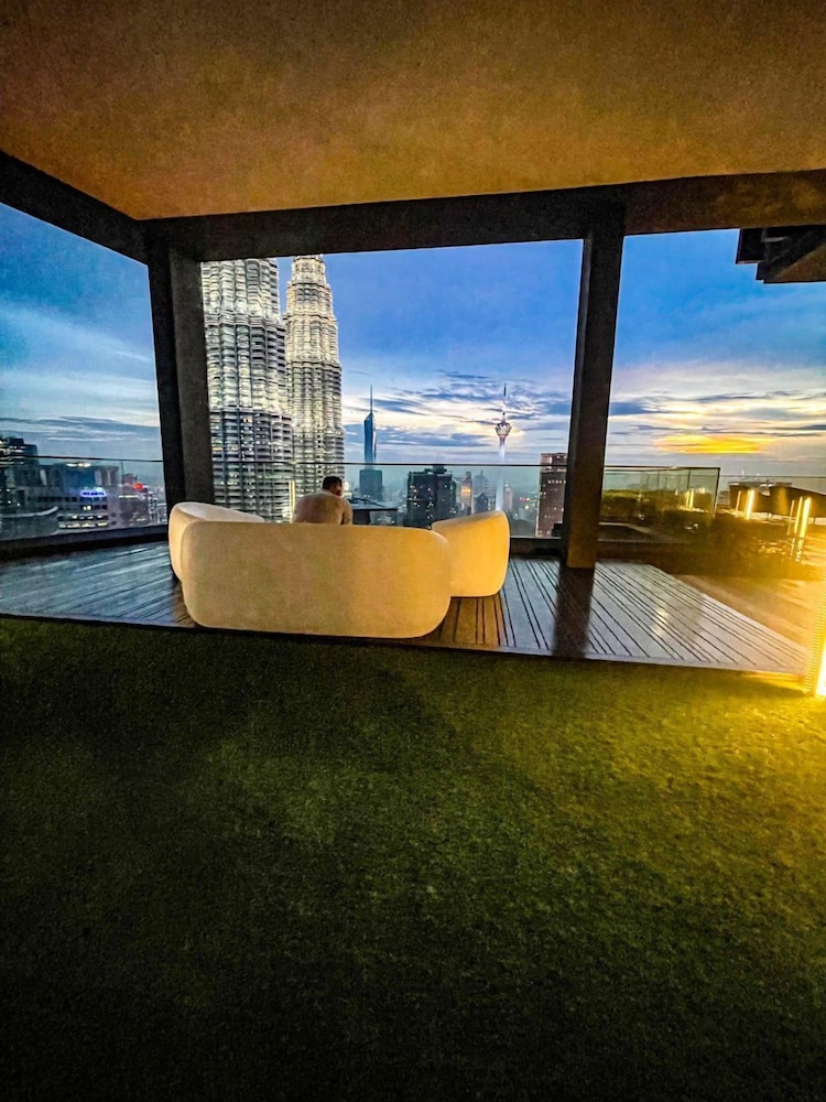Star Residence by Axquisite Suites