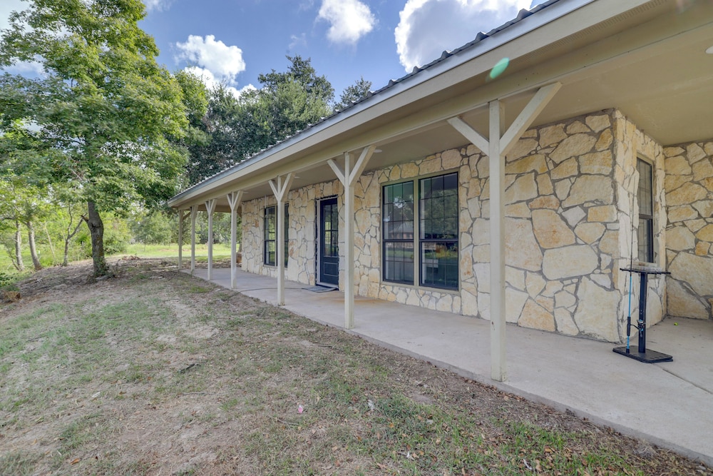 Updated Hempstead Home w/ Fishing Pond