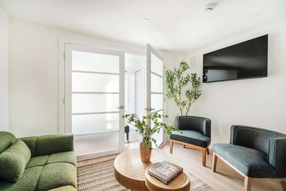 22-4a Sleek Modern 1BR Gramercy