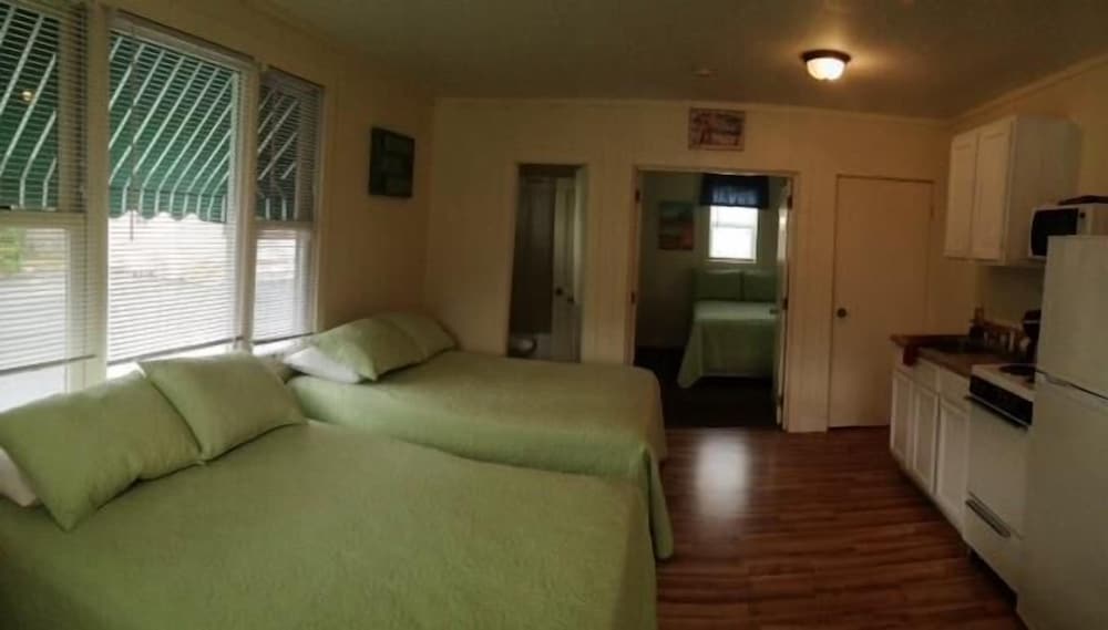 Drakes Island Resort - Property Image 2