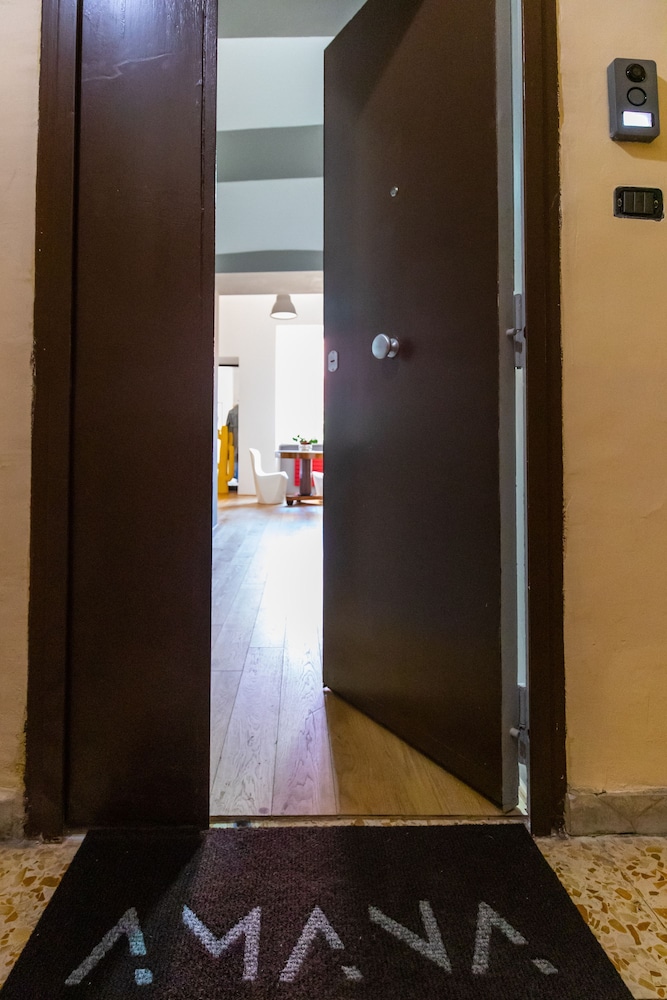 Amana in Naples With 1 Bedrooms and 1 Bathrooms