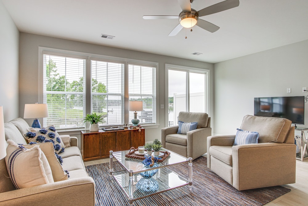 Dock Access: Pet-friendly Lake Greenwood Gem!
