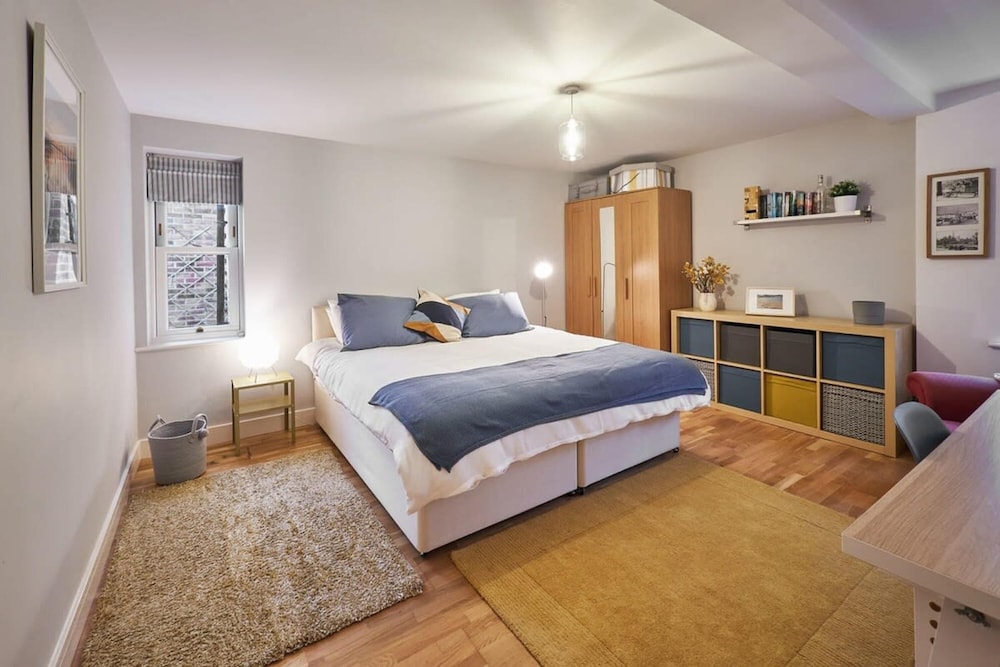 Host Stay The Willows view 2