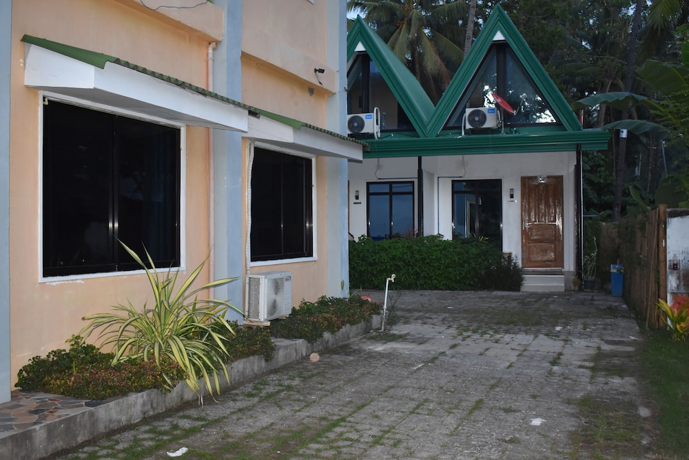 Seaside Travelers Inn by Camiguin Island Home