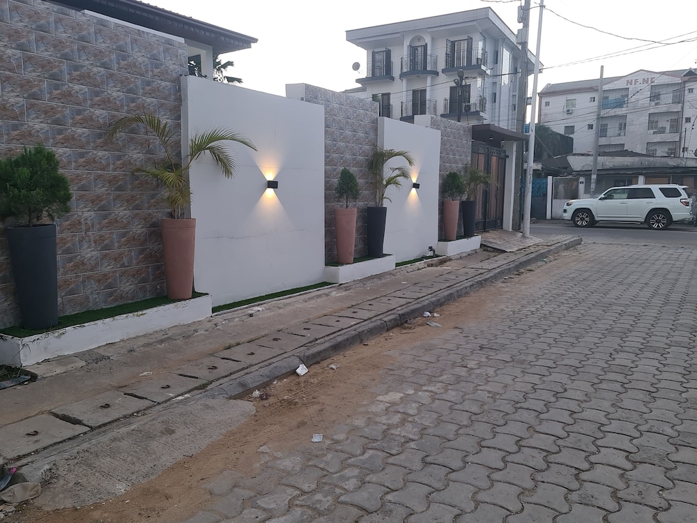 SUNA'A HOME BONAPRISO