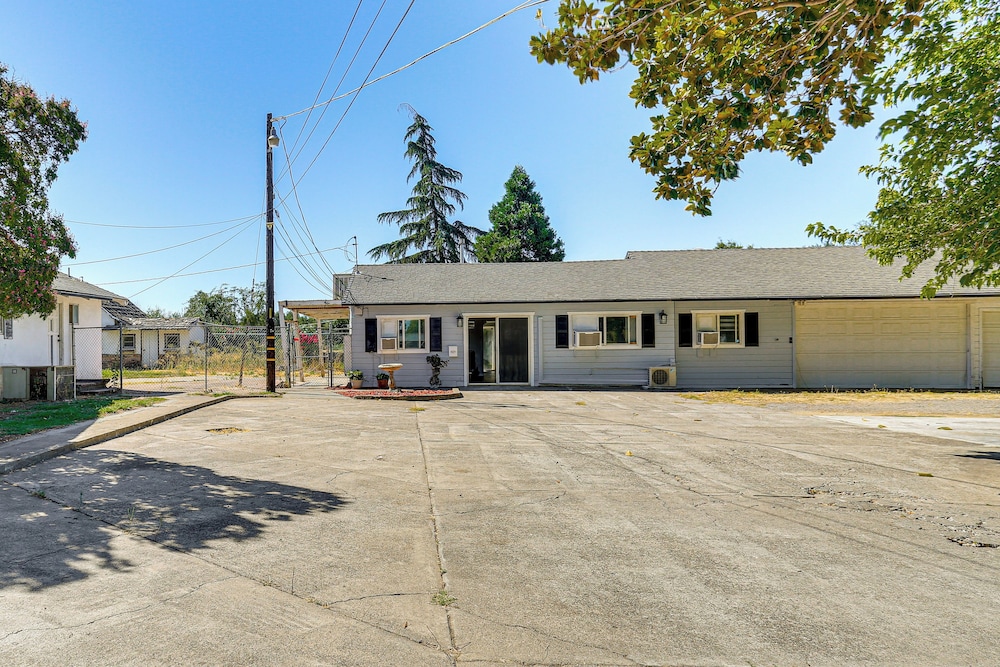 Pet-friendly Unit w/ Yard Near Sacramento River!