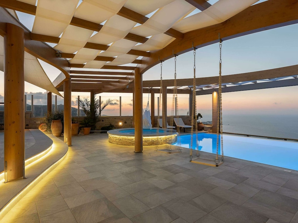 Luxury Villa With Heated Pool Near Beach photo 5