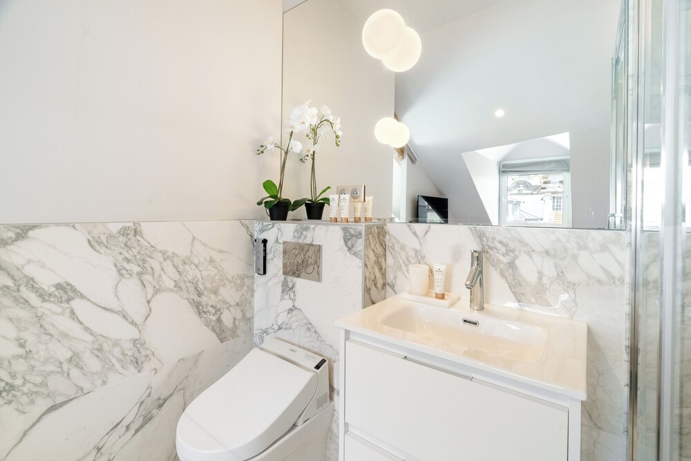 1537 Bourg Tibourg
