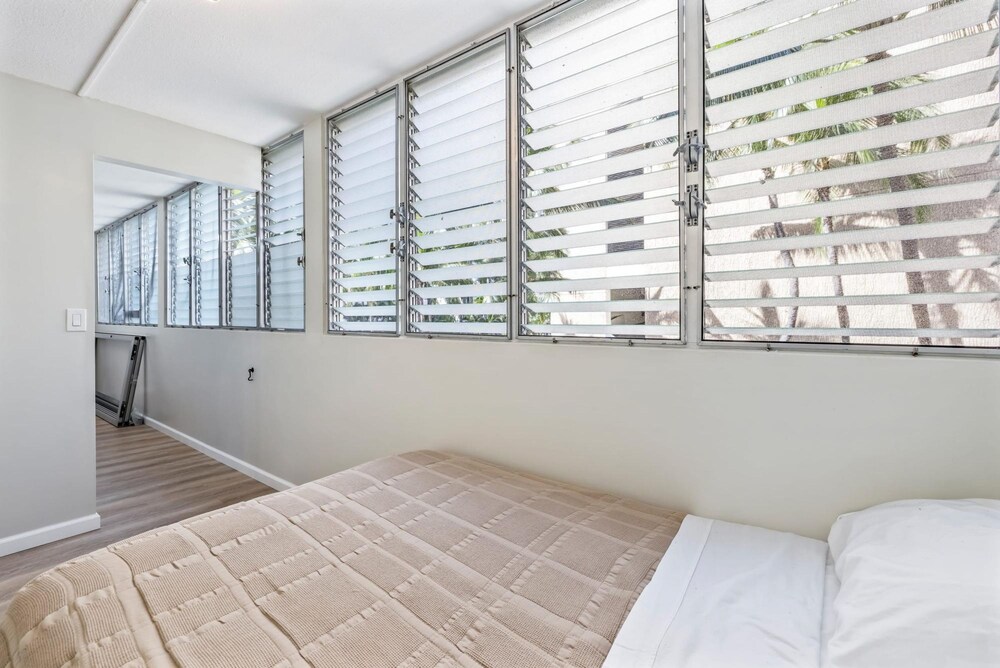 Stylish 2 Bedroom in the Heart of Waikiki