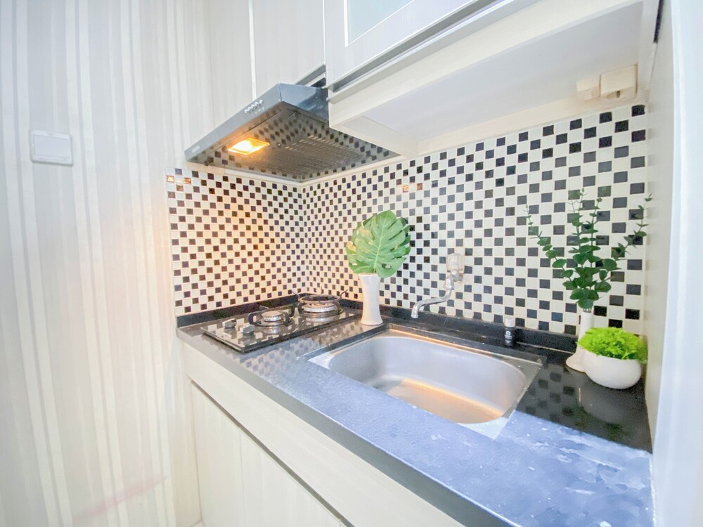 Spacious 2Br At Apartment Parahyangan Residence