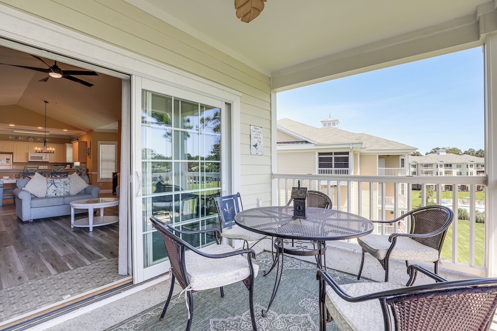Golf Course View, Pool Access: Myrtle Beach Condo!