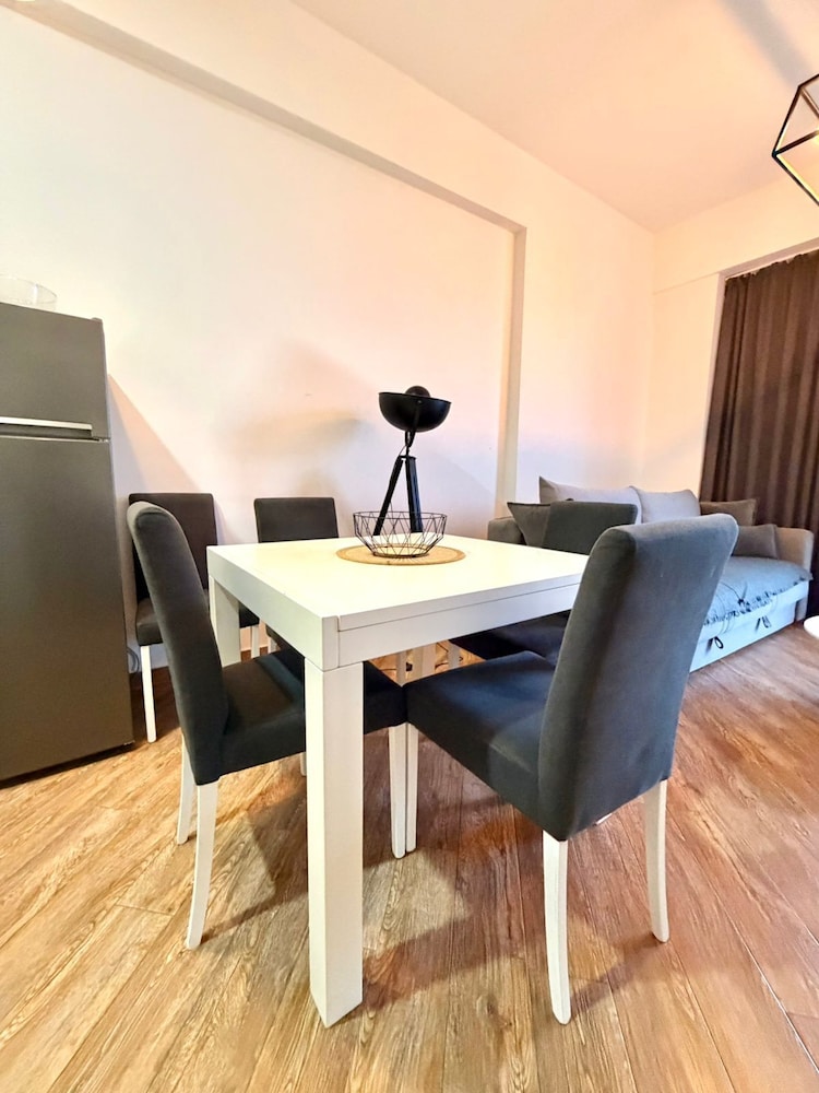 Orange Central Suites