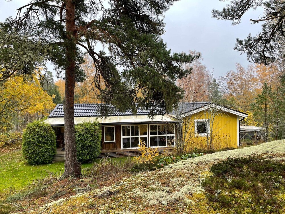 Cozy Forest Hideaway With Hot Tub