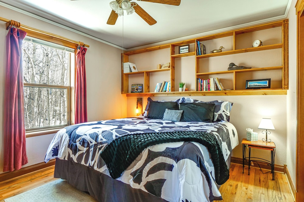 Mtn-view Getaway w/ On-site Trails in Fairplay!