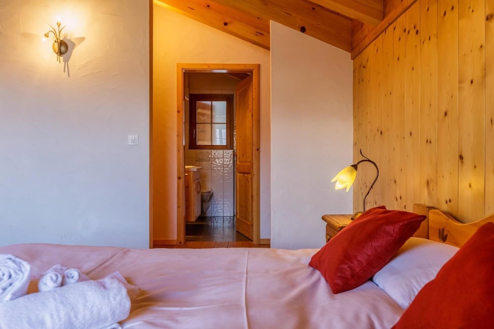 Chalet Coucou - Luxury 10 pax Chalet With Incredible Views Garage
