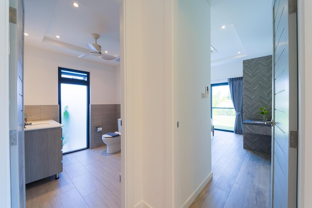 New Modern 3 Bedroom Villa MB35