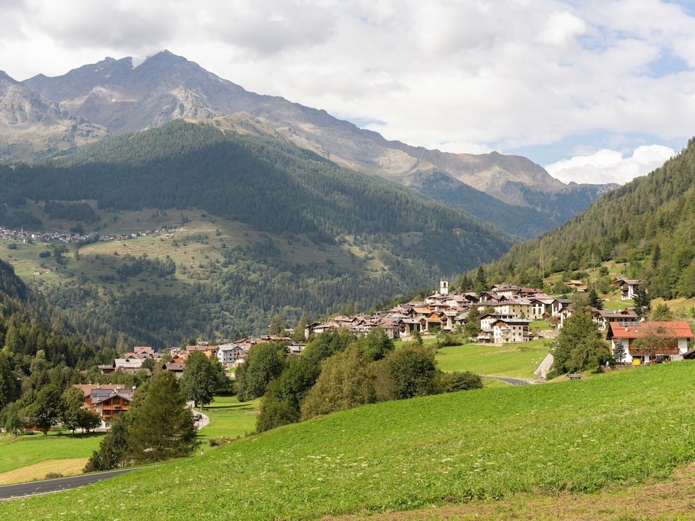 Apartment in Celledizzo Near Ski Lift