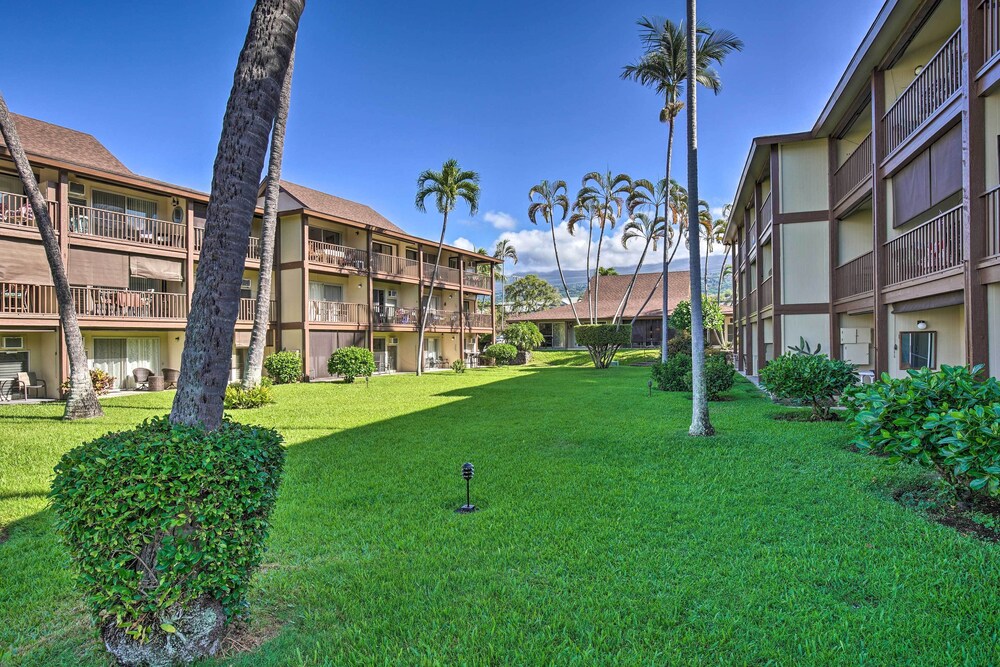 Oceanfront Kailua-kona Condo w/ Community Pool! view 4
