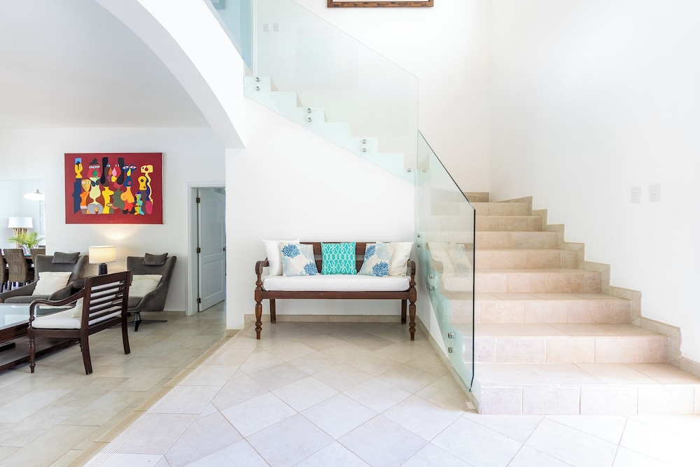 Villa Buganvilla 252 - 4BR Pool Jacuzzi Golf